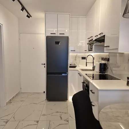 Apartment 2 Bedroom Modern In The Heart Of Larnaca! *