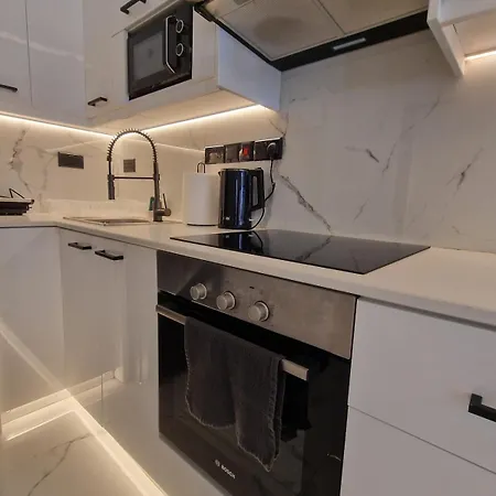 2 Bedroom Modern In The Heart Of Larnaca! Apartment *